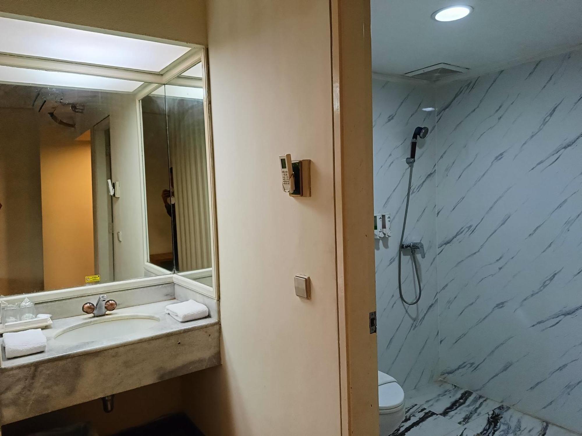 Lux Tychi Hotel مالانغ المظهر الخارجي الصورة
